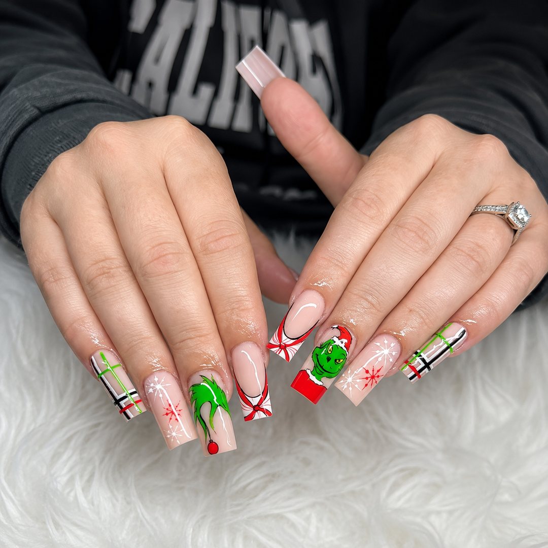 Christmas nail art 27